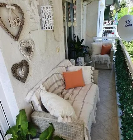 Sea View Across The Golden Bay Beach, Cosy Sunny, Spacious In Aretsou Kalamaria * テッサロニキ
