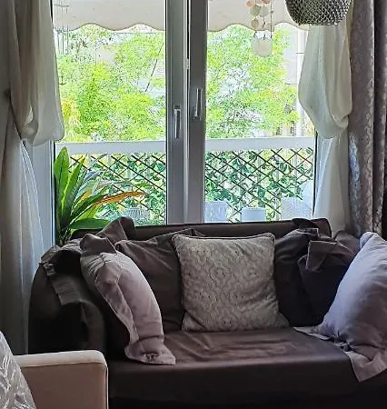 アパート Sea View Across The Golden Bay Beach, Cosy Sunny, Spacious In Aretsou Kalamaria テッサロニキ