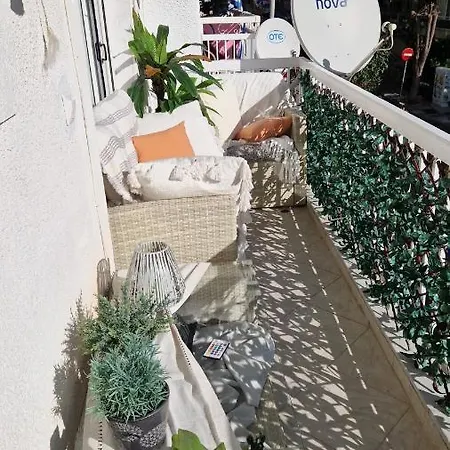 アパート Sea View Across The Golden Bay Beach, Cosy Sunny, Spacious In Aretsou Kalamaria テッサロニキ