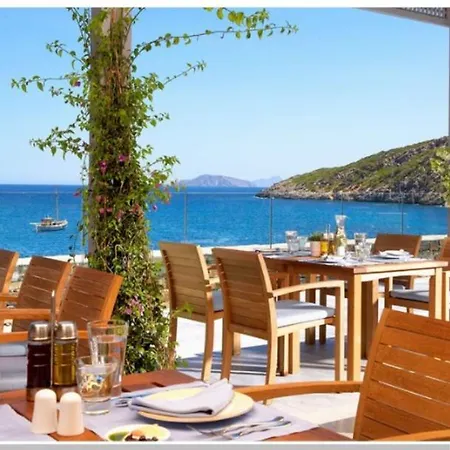 Sea View Across The Golden Bay Beach, Cosy Sunny, Spacious In Aretsou Kalamaria * テッサロニキ