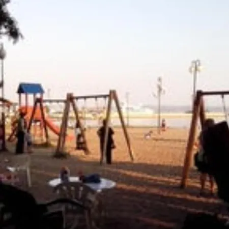 Sea View Across The Golden Bay Beach, Cosy Sunny, Spacious In Aretsou Kalamaria アパート テッサロニキ